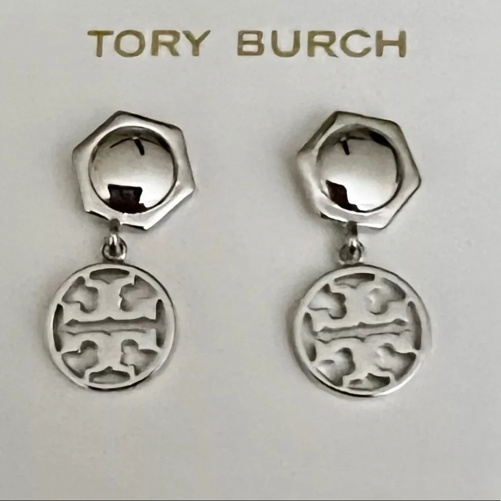 Designers Brands For Customers That Love To Wear Casual and Elegant Accessories;